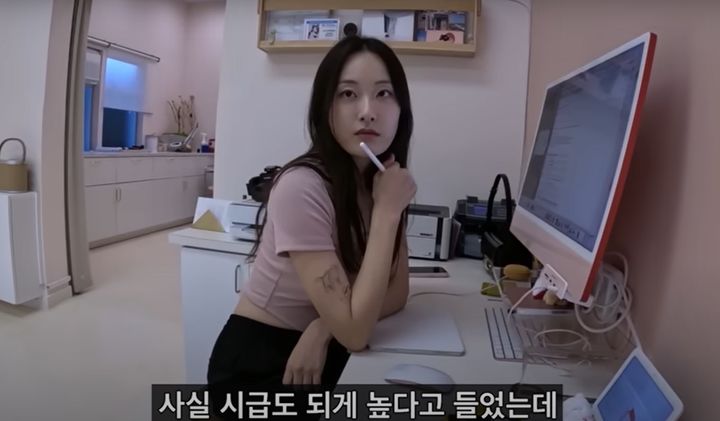 미국 샌프란시스코 실리콘밸리에서 활동 중인 한국인 타투이스트 김지아씨.(사진 : 유튜브 채널 희철리즘 영상 캡처) *재판매 및 DB 금지