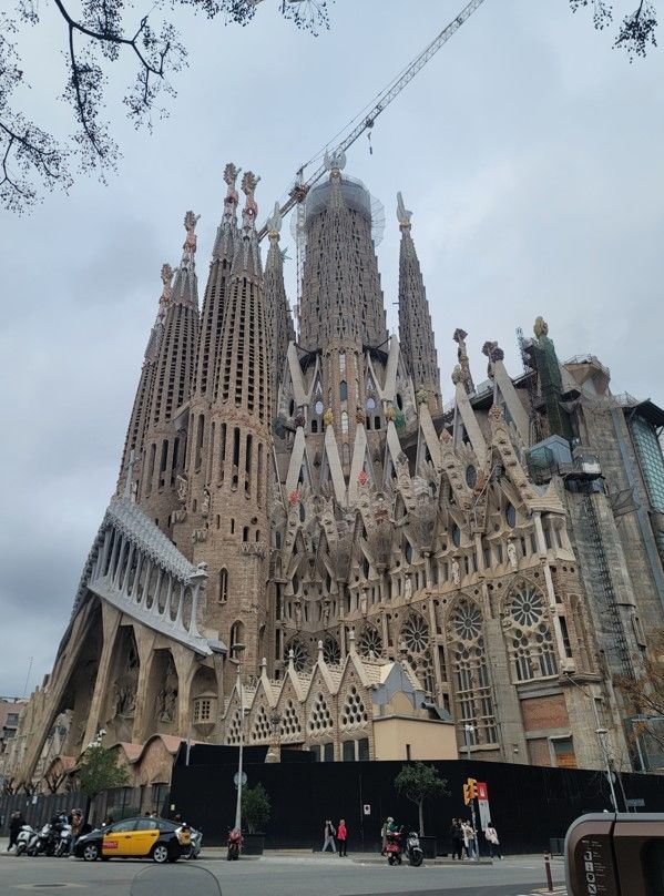 바르셀로나 사그라다 파밀리아(La Sagrada Família) 성당은 무려 141년 동안 세워지고 있는 까탈루냐의 대표적인 안토니 가우디 건축이다. *재판매 및 DB 금지