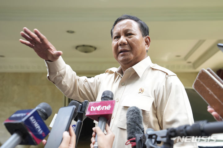 [자카르타=AP/뉴시스] 최근 인도네시아 대통령에 당선한 프라보워 수비안토 인도네시아 국방부 장관은 올해 72살이다. 2024.2.29