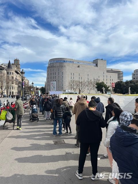 [바르셀로나(스페인)=뉴시스] 삼성전자가 스페인 바르셀로나 카탈루냐 광장에 갤럭시S24 팝업스토어를 열었다. (사진=심지혜 기자)