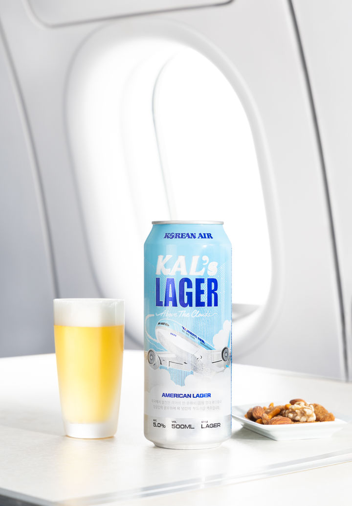 [서울=뉴시스] 사진은 지난 7월 대한항공이 출시한 맥주 칼스라거(KAL’s Lager). 2024.03.03.(사진=대한항공 제공) photo@newsis.com *재판매 및 DB 금지