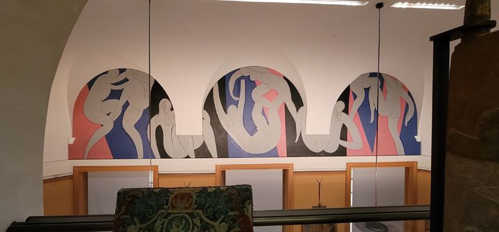 [서울=뉴시스] 앙리 마티스 작 ‘춤’(The Dance(La Danse), 1932~1933). 메리온 건물의 천정에 어울리도록 의뢰한 벽화를 그대로 옮겨왔다. (사진=이한빛 미술칼럼니스트 제공) *재판매 및 DB 금지