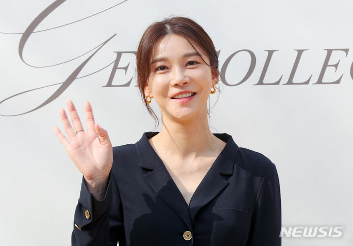 "뺨 때리고 고막 찢어져"…차예련, 학폭 의혹에 "사실무근'