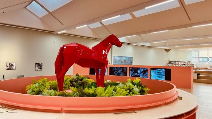 자비에르 베이앙, 말, 2007, 스틸에 붉은 페인트, 200×260×60㎝, 국립현대미술관 소장 *재판매 및 DB 금지