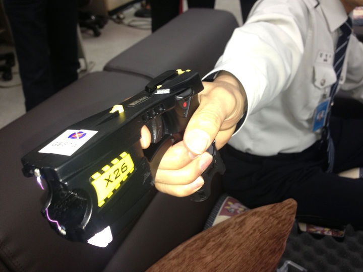 [광주=뉴시스] 테이저건 (Taser Gun: 전자충격기) (사진=뉴시스DB) photo@newsis.com *재판매 및 DB 금지