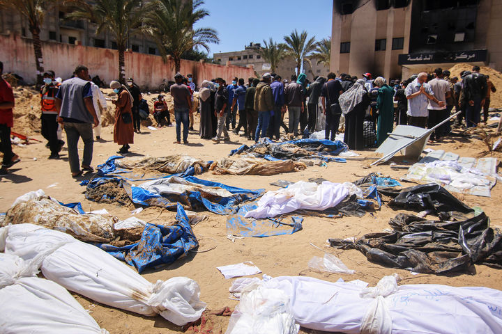 나세르 병원서 21일 묻혀있다 발견된 시신들<CNN 캡쳐> *재판매 및 DB 금지