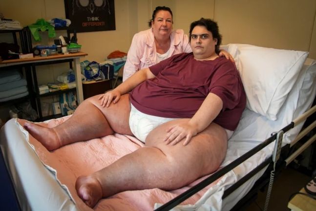 5일(현지시간) 영국 일간 더선에 따르면 몸무게가 약 318kg에 달하던 제이슨 홀튼(33)은 이달 초 장기부전과 비만으로 사망했다. (사진=더선 홈페이지) *재판매 및 DB 금지
