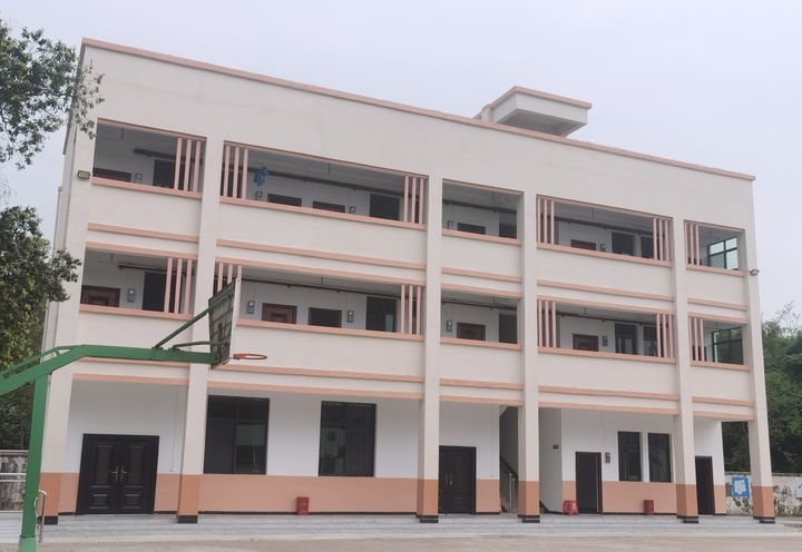 [서울=뉴시스] 8일 세라젬이 중국 장시성 지역에 14번째 '희망소학교' 준공을 완료했다고 밝혔다. (사진=세라젬 제공) 2024.05.08. photo@newsis.com *재판매 및 DB 금지