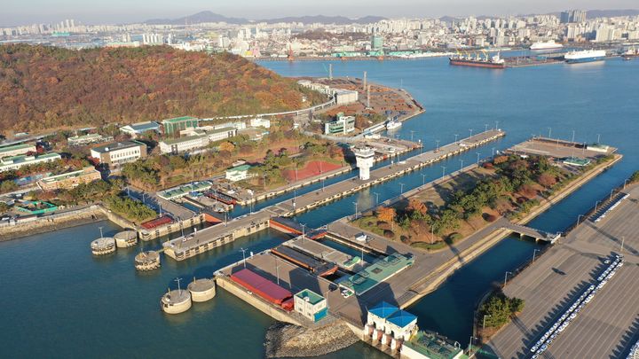 인천항 갑문 전경. (사진=해양수산부 제공) *재판매 및 DB 금지