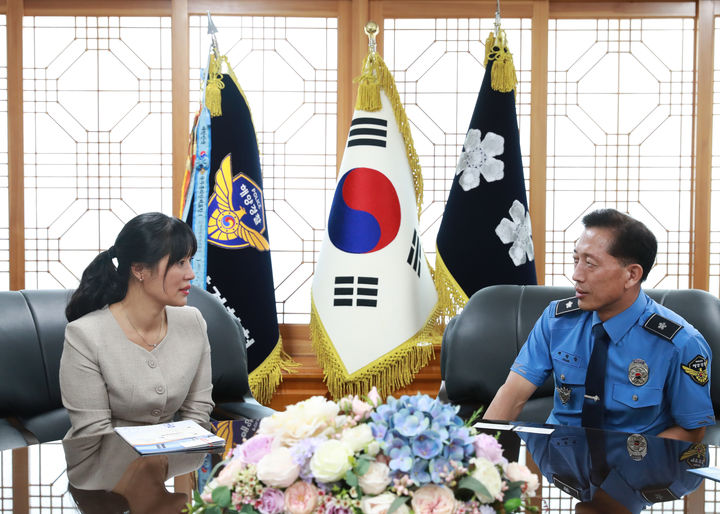 [부산=뉴시스] 16일 남해지방해양경찰청은 한국여성해사인협회와 법률 지원 등을 위한 협력관계를 구축하기로 했다. (사진=남해지방해양경찰청 제공) 2024.05.16. photo@newsis.com *재판매 및 DB 금지