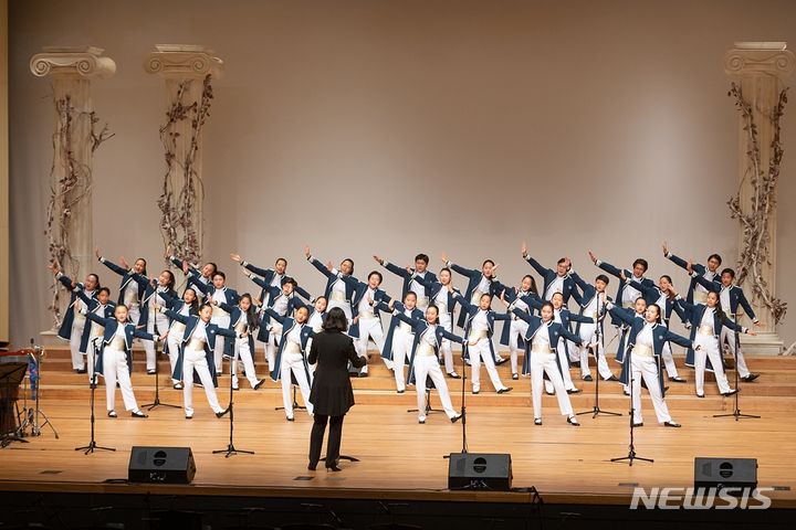 [의정부=뉴시스] 의정부시립소년소녀합창단.(사진=의정부시 제공)