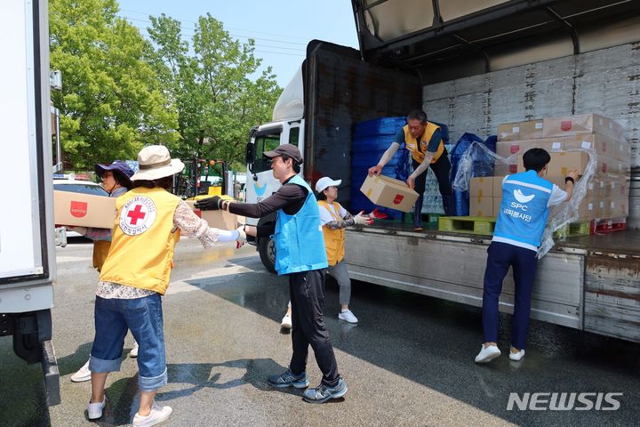 [서울=뉴시스] SPC그룹, 대한적십자사 회원유공장 수상. (사진=SPC그룹 제공)