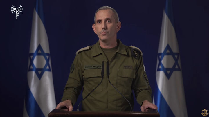 다니엘 하가리 IDF 수석대변인이 28일(현지시각) 하마스 제거 작전과 관련해 브리핑하는 모습. (사진=IDF 유튜브 캡처) 2024.05.28. *재판매 및 DB 금지