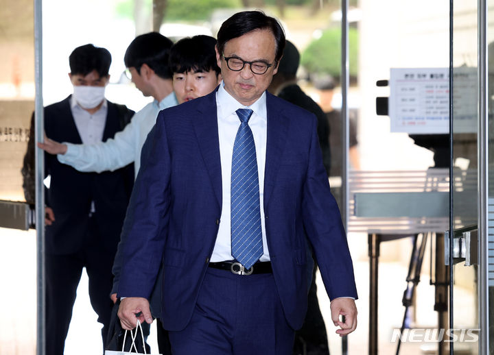 '기밀유출 혐의' 삼성전자 전 부사장, 1심 징역 3년