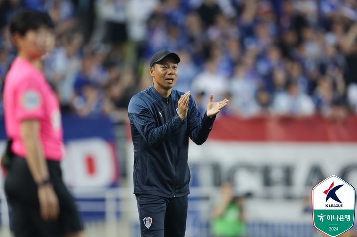 [서울=뉴시스] 프로축구 K리그2 수원 삼성에서 사임한 염기훈 전 감독. (사진=한국프로축구연맹 제공) *재판매 및 DB 금지