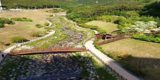 [창원=뉴시스] 강경국 기자 = 경남 창원시 진해구 냉천근린공원. (사진=창원시청 제공). 2024.06.04. photo@newsis.com *재판매 및 DB 금지