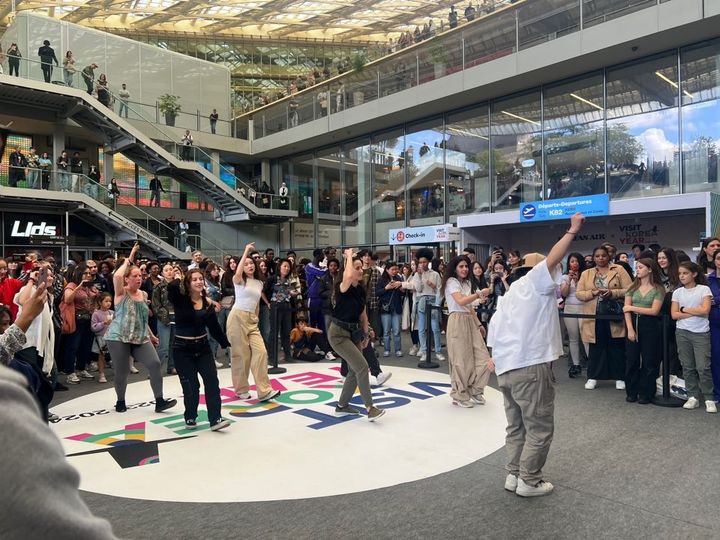 파리 케이-관광 로드쇼. 케이팝 댄스 강습. (사진=문화체육관광부 제공) photo@newsis.com *재판매 및 DB 금지