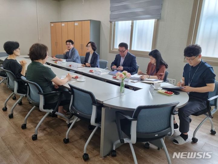 [전주=뉴시스] 이연주 전북도자치경찰위원장은 익산청소년경찰학교와 치안현장, 여성·아동 치안 협력 단체 등을 방문하고 현장 소통에 집중하고 있다. *재판매 및 DB 금지