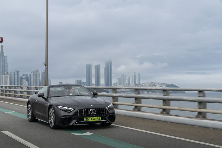 [서울=뉴시스] AMG SL (사진=벤츠) 2024.7.18 photo@newsis.com *재판매 및 DB 금지