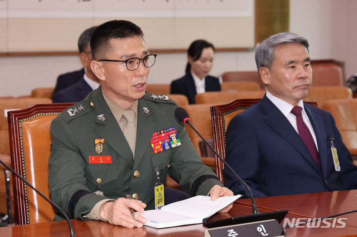 [서울=뉴시스] 권창회 기자 = 임성근 전 해병대 1사단장이 19일 오전 서울 여의도 국회에서 열린 법제사법위원회 윤석열 대통령 탄핵소추안 즉각 발의 요청에 관한 청원 관련 청문회에서 의원들의 질의에 답하고 있다. 2024.07.19. kch0523@newsis.com