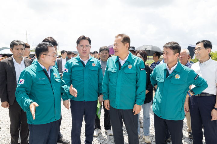 이상민 행안장관, 익산시 집중호우 피해 현장 점검