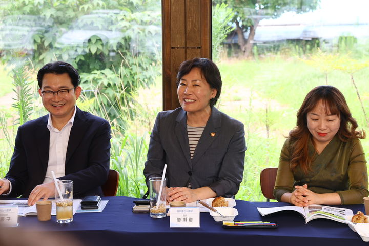 송미령 농림축산식품부 장관이 25일 충남 예산 간양길 카페에서 기자간담회 모두발언을 하고 있다. (사진 = 농식품부 제공) 2024.07.26. *재판매 및 DB 금지