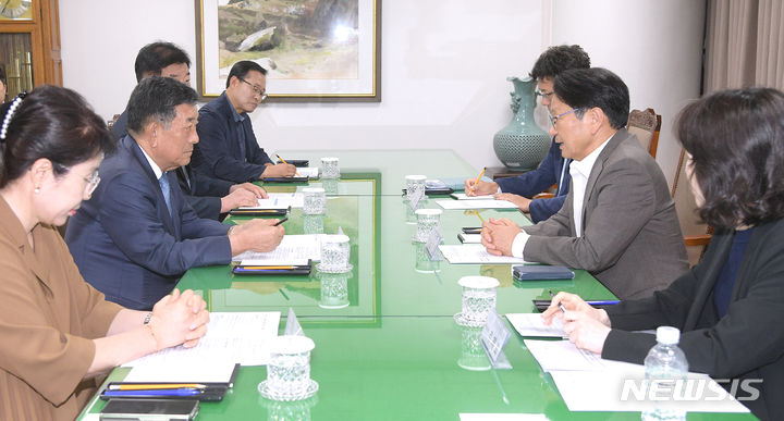 [광주=뉴시스] 강기정 광주시장, 경제단체 간담회. (사진=광주시청 제공). photo@newsis.com *재판매 및 DB 금지