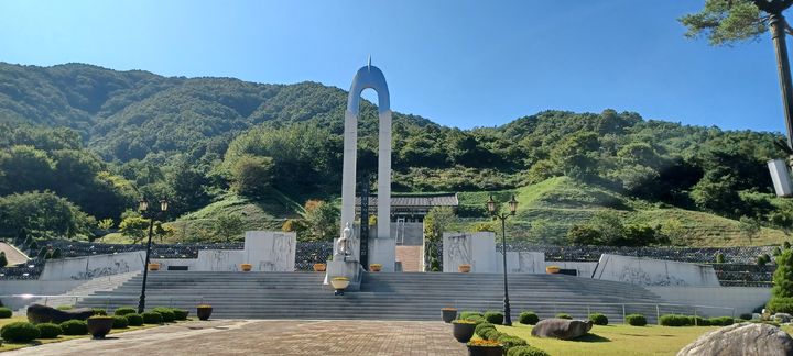 [산청=뉴시스] 산청군청 산청군 금서면 산청·함양사건 추모공원. (사진=산청군 제공) 2024.08.01. photo@newsis.com *재판매 및 DB 금지