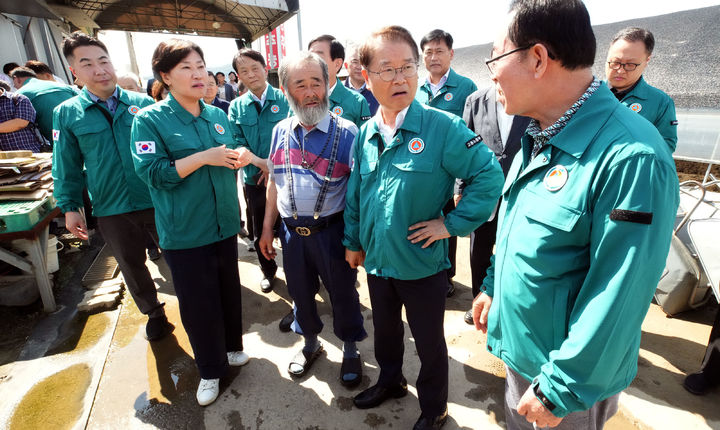 송미령 장관, 충남 양돈 농가 찾아 폭염 피해 대응 점검 송미령 장관, 충남 양돈 농가 찾아 폭염 피해 대응 점검