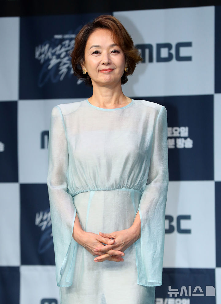 배종옥, 지난해 홀로 키운 외동딸 시집 보냈다