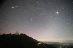 오늘 밤 별똥별 쏟아진다…'달빛 없는' 페르세우스 유성우 절정
