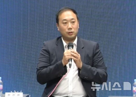 [서울=뉴시스] 한진영 성균관대 인공지능융합학과 교수가 한국과학기술단체총연합회가 28일 오후에 연 '생성형 AI의 사회적 이슈와 대응' 포럼 토론장에서 발언하고 있다. (사진=한국과학기술단체총연합회 유튜브 캡처)