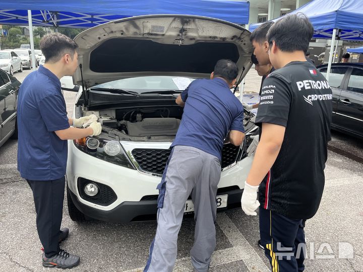 [서울=뉴시스]서울 중구는 오는 8일 서울시자동차전문정비사업조합 중구지회와 함께 '추석맞이 차량 무상점검'을 실시한다고 3일 밝혔다. (사진=중구 제공). 2024.09.03. photo@newsis.com 