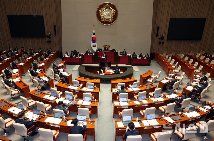 [서울=뉴시스] 고승민 기자 = 박정 국회 예결위원장이 4일 서울 여의도 국회에서 2023 회계연도 결산 등을 안건으로 열린 제418회 국회 정기회 제3차 예산결산특별위원회 전체회의를 주재하고 있다. 2024.09.04. kkssmm99@newsis.com