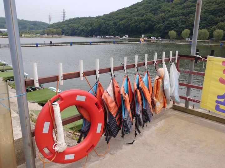 [수원=뉴시스] 경기도는 6월3일~8월31일 시군, 한국해양교통안전공단과 함께 낚시터 안전점검을 벌였다. (사진=경기도 제공) *재판매 및 DB 금지