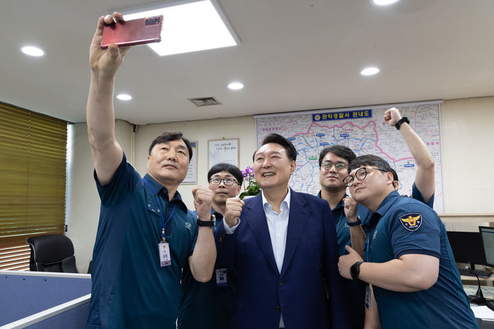 ì©ì° ëíµë ¹ì¤ ì¼ì£¼ì¼ [ë´ìì¤Pic] :: ê³µê° ì–¸ë¡ ë‰´ì‹œìŠ¤ :: - News Directory 3