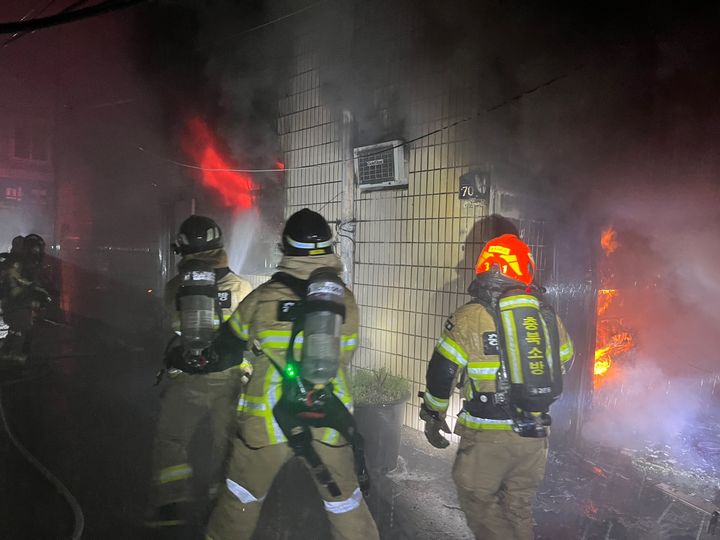 Unlock the Secret to Glowing Skin: 3 Essential Tips for a Radiant Complexion in Your 40s