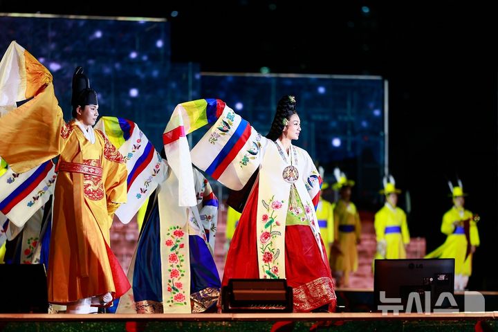 [서울=뉴시스]서울 송파구가 27~29일 올림픽공원 평화의 광장에서 고품격 문화예술축제 '제24회 한성백제문화제'를 개최한다. (사진=송파구 제공). 2024.09.25. photo@newsis.com 