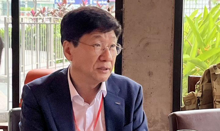 Unveiling the Dark Side of K-Pop: The Hidden Struggles of Trainees and the Unspoken Truth Behind the Glamour