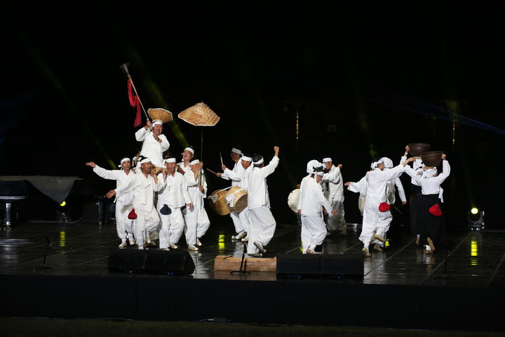 [밀양=뉴시스] 안지율 기자 = 밀양아리랑 공연. (사진=밀양시 제공) 2024.09.28. photo@newsis.com *재판매 및 DB 금지