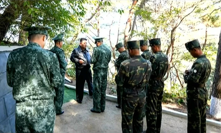 [서울=뉴시스] 북한 조선중앙TV는 김정은 국무위원장이 2일 서부지구 조선인민군(북한군) 특수작전부대 훈련기지를 현지시찰하고 전투원들의 훈련실태를 점검했다고 4일 보도했다. (사진=조선중앙TV 캡쳐) 2024.10.04. photo@newsis.com *재판매 및 DB 금지