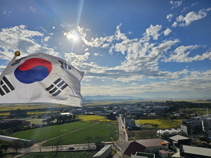 충남권, 가끔 구름 많고 낮 최고 24도