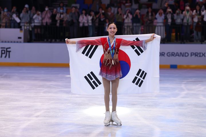 [서울=뉴시스]피겨 김유성, 주니어 그랑프리 7차 대회 은메달. (사진=ISU 소셜미디어 캡처) 2024.10.13. photo@newsis.com *재판매 및 DB 금지