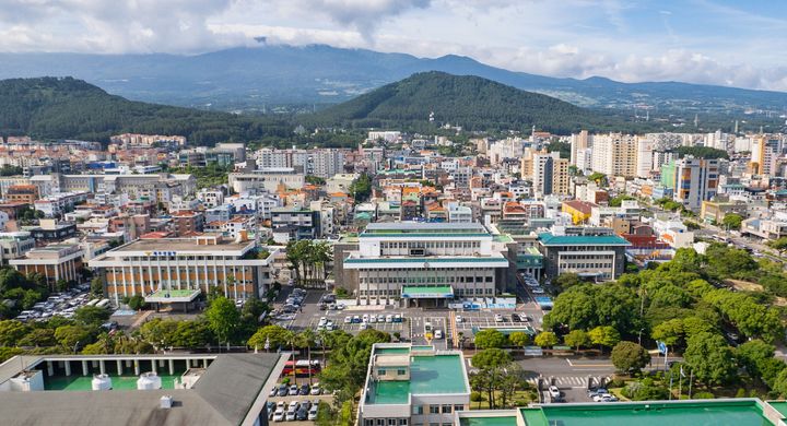 [제주=뉴시스] 제주도청과 인근 관공서, 주택가 전경. (사진=뉴시스DB) *재판매 및 DB 금지