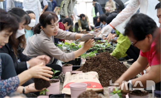 한려해상국립공원, 민간과 함께 자연숲 복원나서