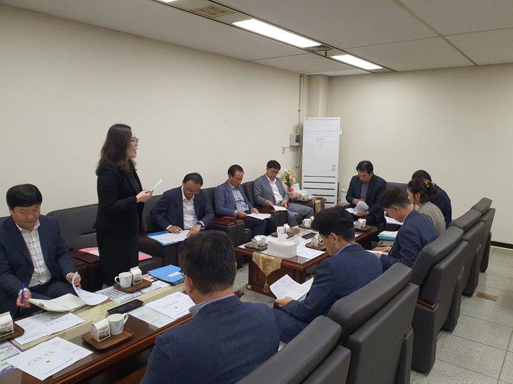 충북 정관계, 청주공항 민항 전용 활주로 신설 총력전