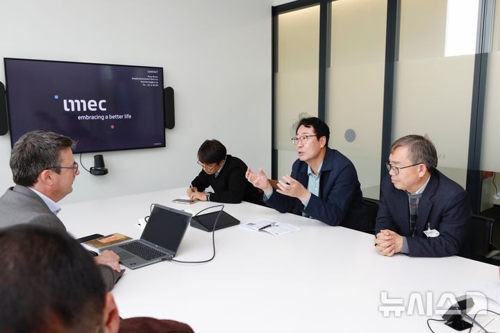 ì •ëª…ê·¼ í™”ì„±ì‹œìž¥, ë²¨ê¸°ì— IMEC ë°©ë¬¸â€¦’ASTC ìœ ì¹˜’ ìž ë¬¸ :: ê³µê° ì –¸ë¡ ë‰´ì‹œìŠ¤ ::