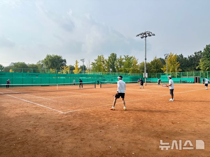 ‘í•˜ëŠ˜ì ˜ ë³„ë”°ê¸°’ í…Œë‹ˆìŠ¤ìž¥ ì˜ˆì•½â€¦ì†¡íŒŒêµ¬, ì˜¨ë ¼ì ¸ ì˜ˆì•½ ê °œì‹œ :: ê³µê° ì–¸ë¡ ë‰´ì‹œìŠ¤ ::