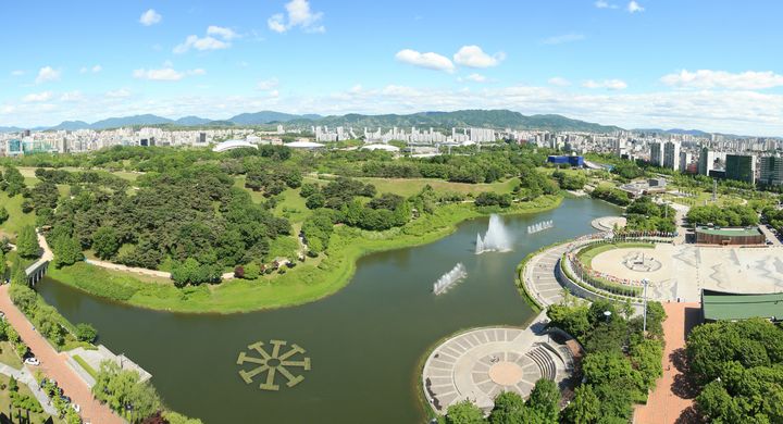 [대전=뉴시스] 올해의 모범 도시숲으로 선정된 서울 올림픽공원. (사진=산림청 제공) 2024.11.08. photo@newsis.com *재판매 및 DB 금지