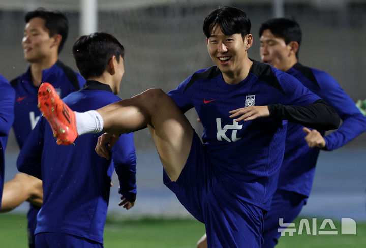 "ì¶•êµ¬í•˜ê¸° ì •ë§ ì¢‹ì € ë‚ ì”¨" í™ ëª…ë³´í˜¸ ê²°ì „ì§€ ì¿ ì›¨ì ´ íŠ¸, ì˜ˆìƒ ë³´ë‹¤ 'ì„ ì„ ' :: ê³µê° ì–¸ë¡ ë‰´ì‹œìŠ¤ :: - News Directory 3
